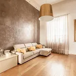 Gold Apartment *