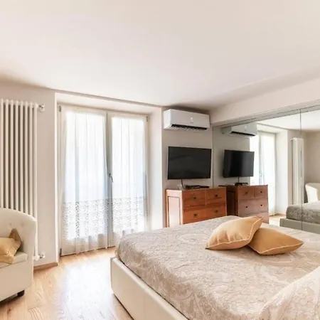 Gold Apartment *