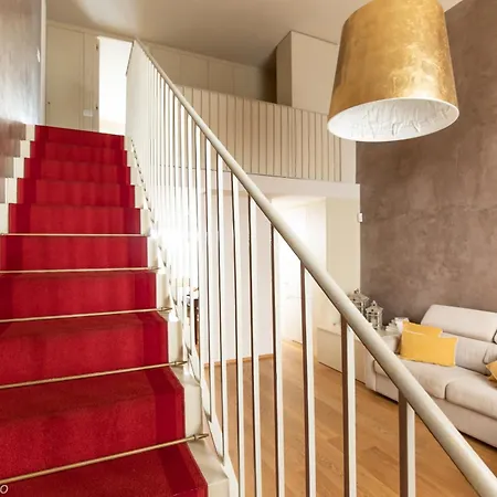 Gold Apartment